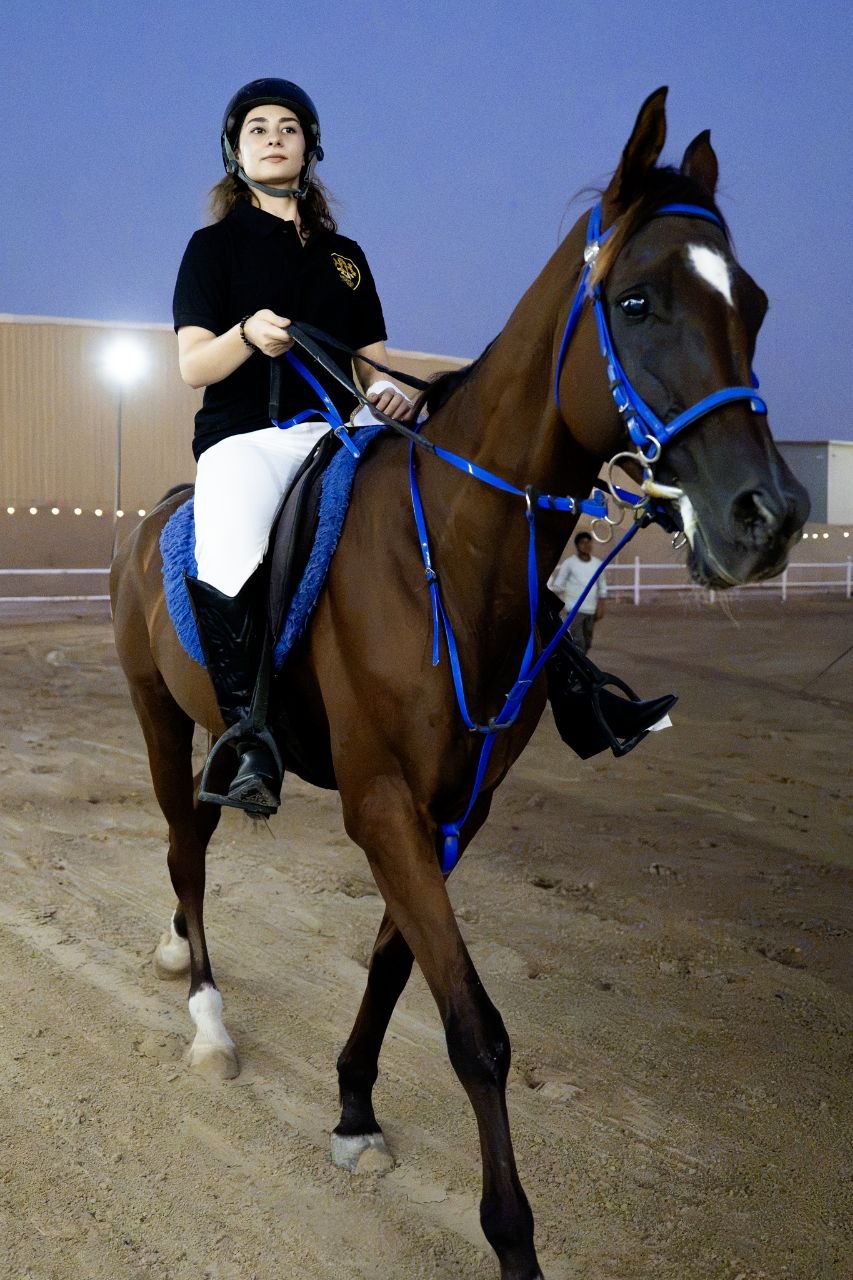 Miss Polo Univers: A Day of Arrivals, Portraits, Sashes and Horses