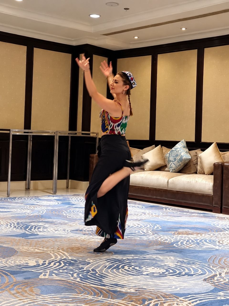 The Art of Uzbek Dance Dovra: Rhythm, Grace, and the Costume That Moves With You
