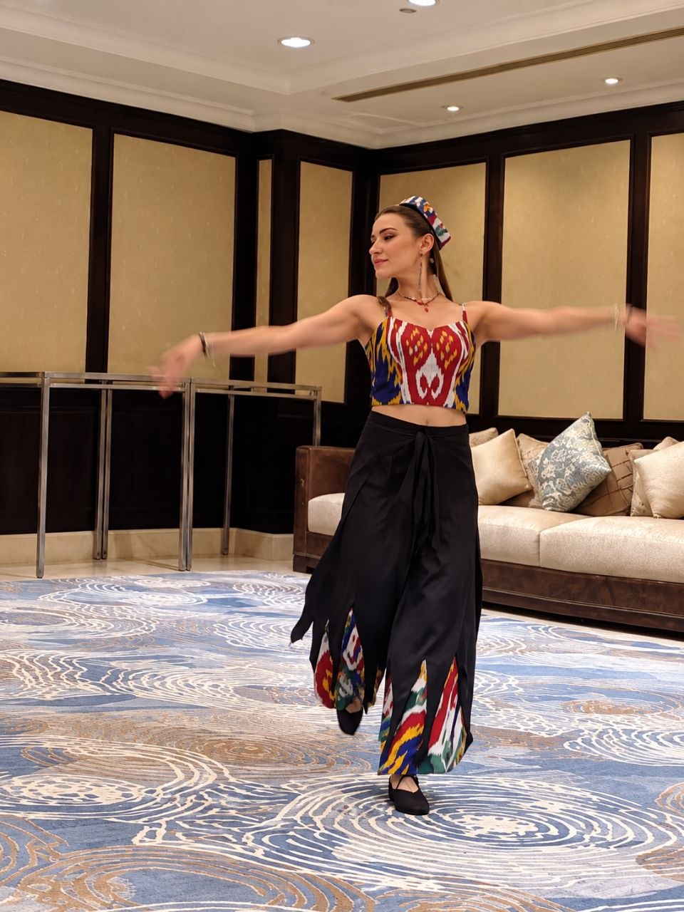 The Art of Uzbek Dance Dovra: Rhythm, Grace, and the Costume That Moves With You
