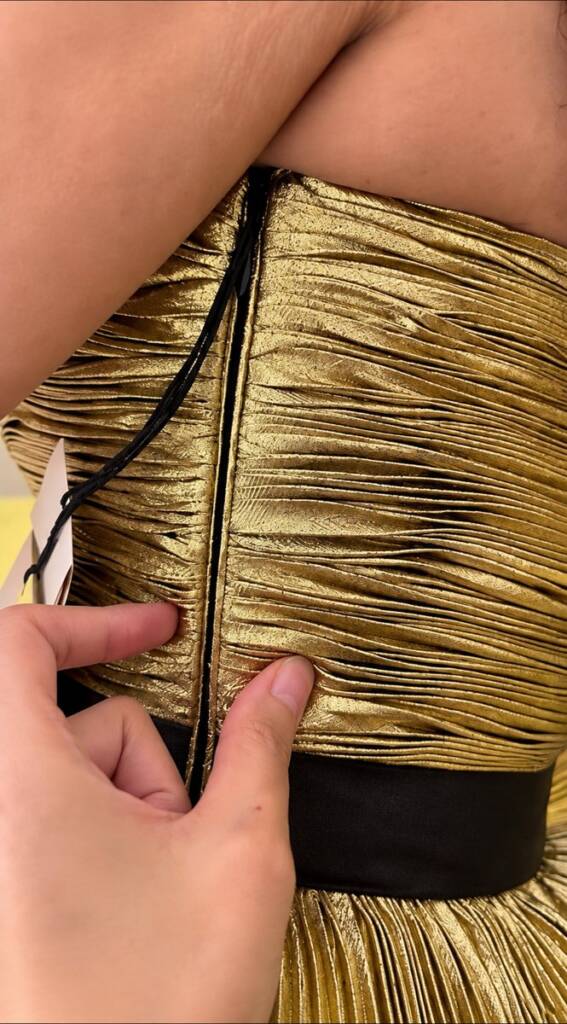 Zip and bodice re-set